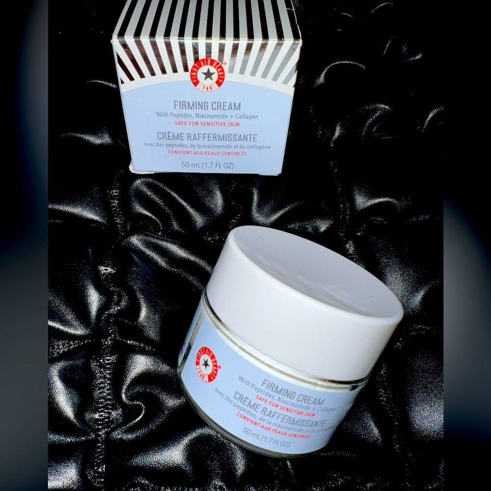 FIRST AID BEAUTY FIRMING COLLAGEN CREAM WITH PEPTIDES + NIACINAMIDE